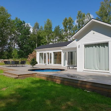 Cabin In The Forest With Spa Bath Västra Torup Exteriér fotografie